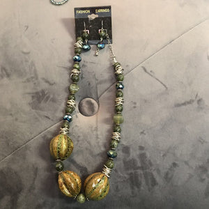 Beaded Necklace w/3 large balls and earrings set